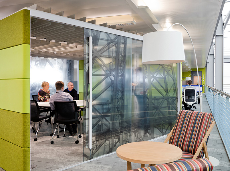 Air 3 pod with manifestation