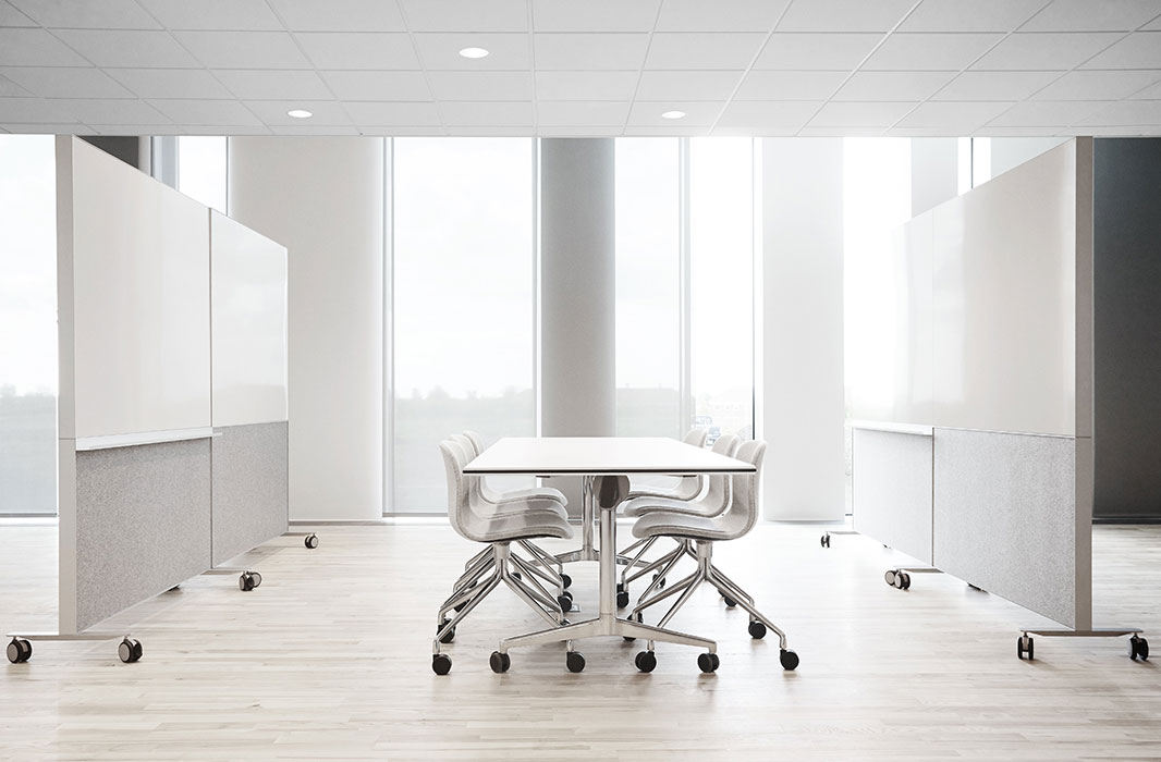 Alumi screens on wheels