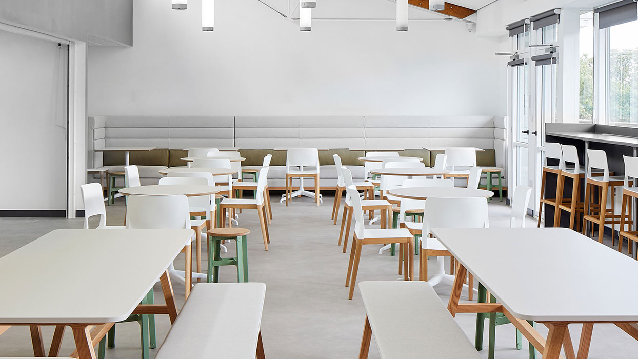 Arthur modular banquette