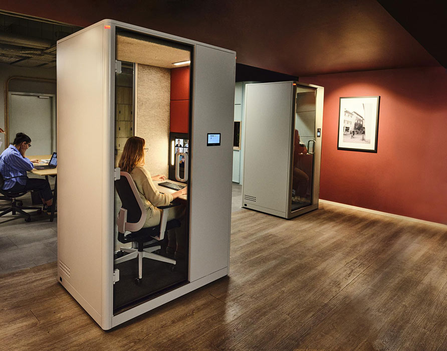 Calma Z pods in office.