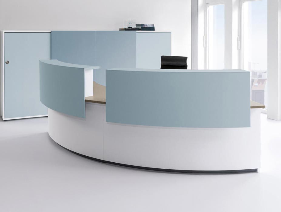 Cockpit curved reception counter