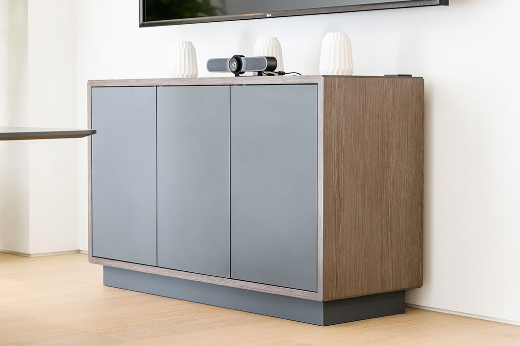 Deploy credenza