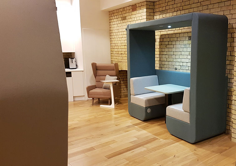 2 seat Cuddle without floor