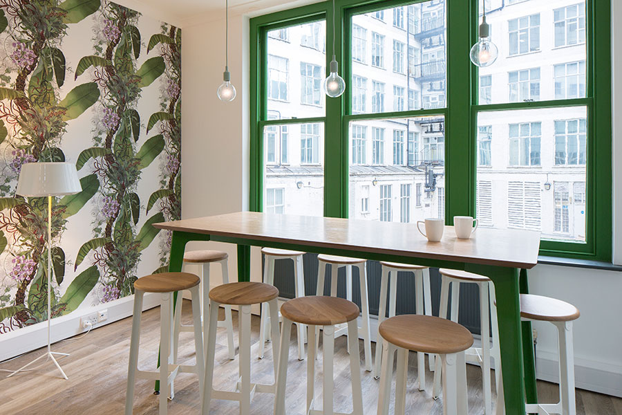 Fold high bench table in green