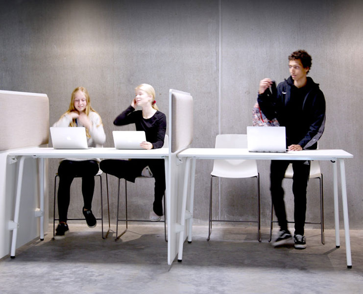 Fourreal high tables with acoustic divides