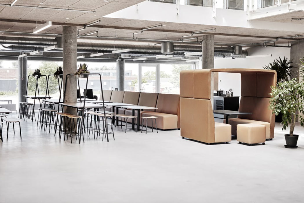 Fourlikes modular office den in breakout space