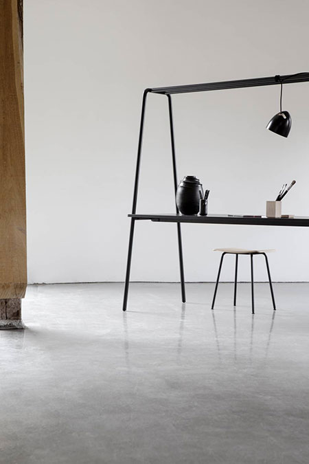 Fourreal A high table