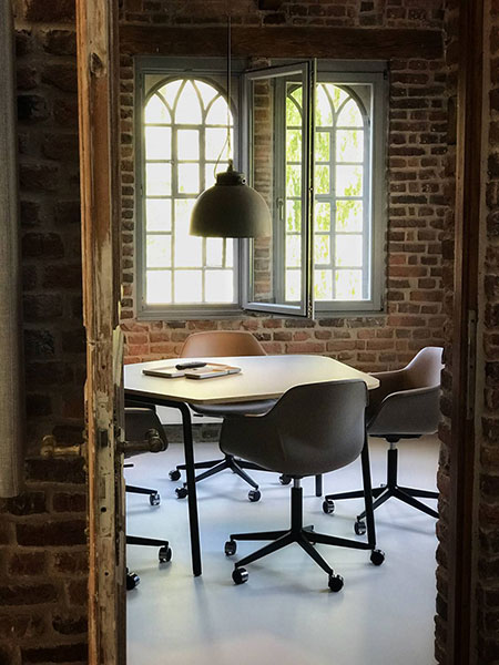 Fourreal Flake table