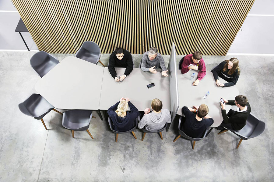 Fourreal Flake tables