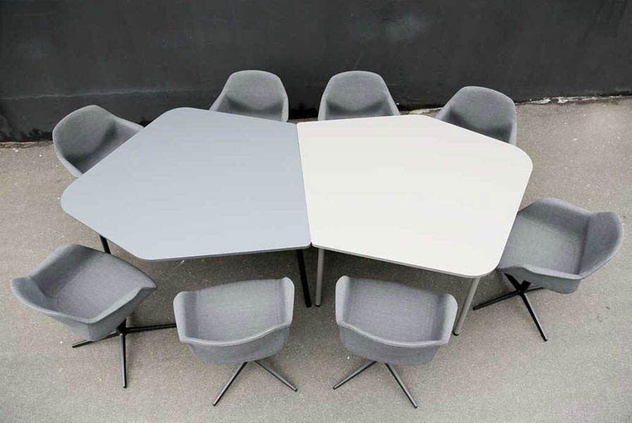 Fourreal Flake tables 