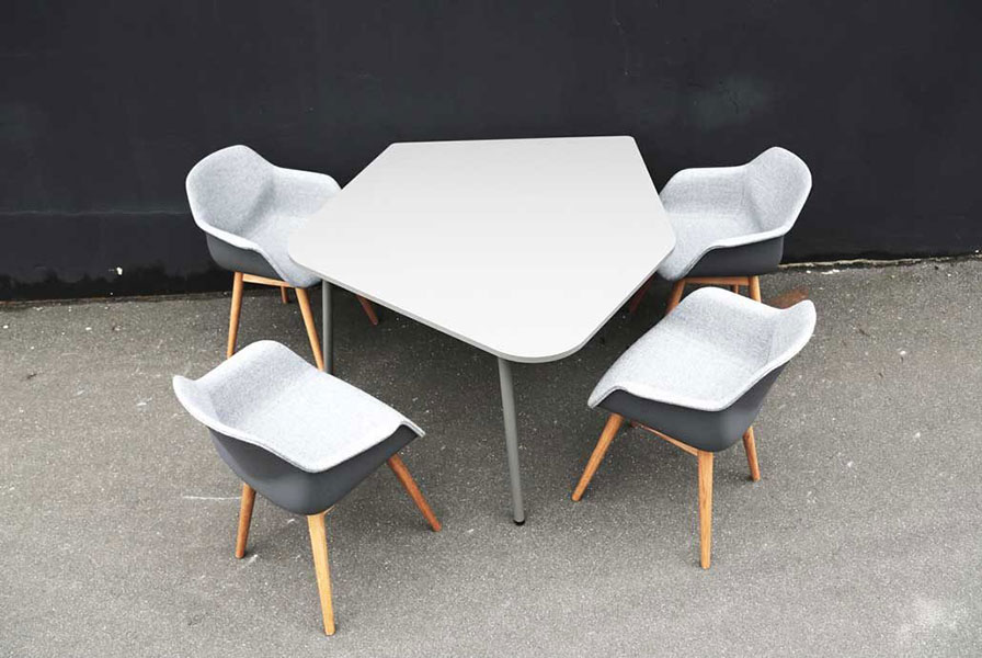 Fourreal Flake table