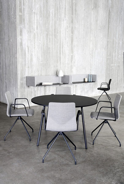Fourreal round black table