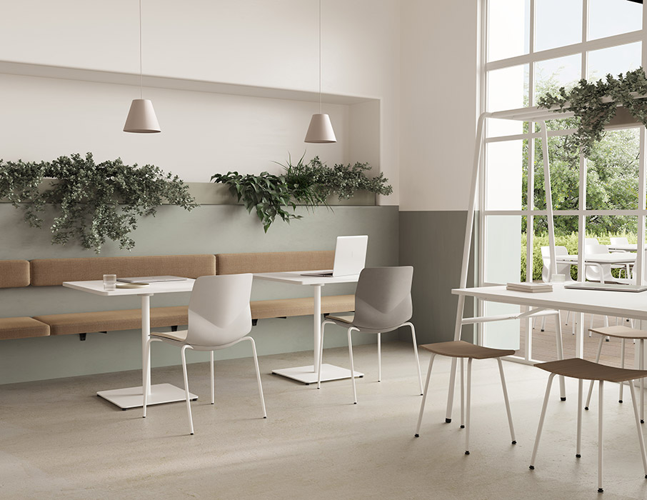 FourSure 44 cafe chair