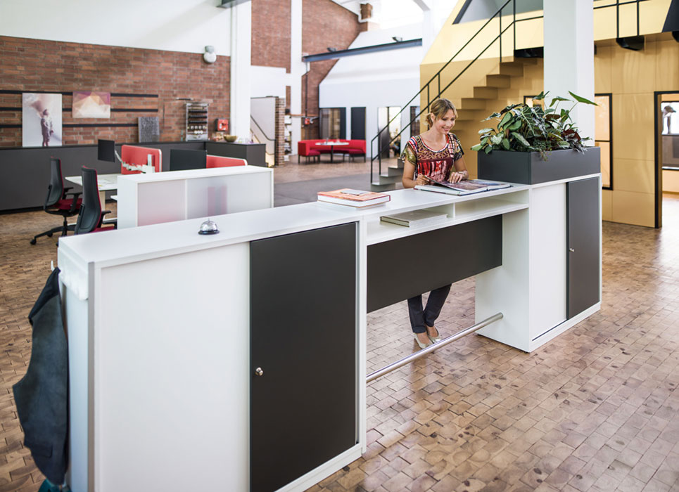 Grand Slam standing workstation