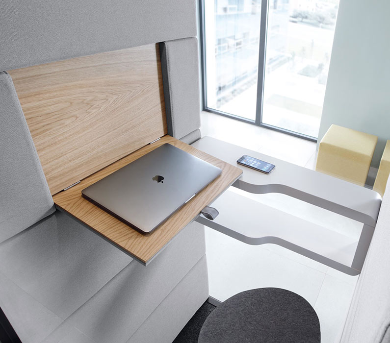 Drop down laptop shelf.