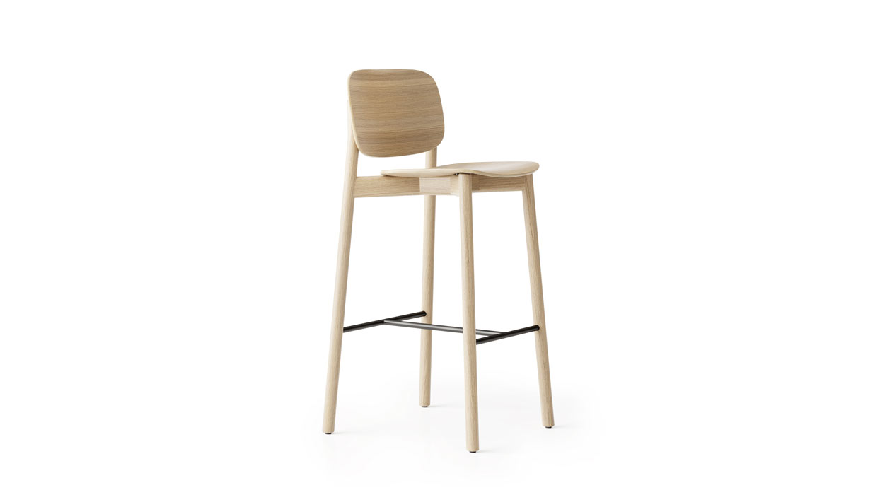 Kitt high stool in oak
