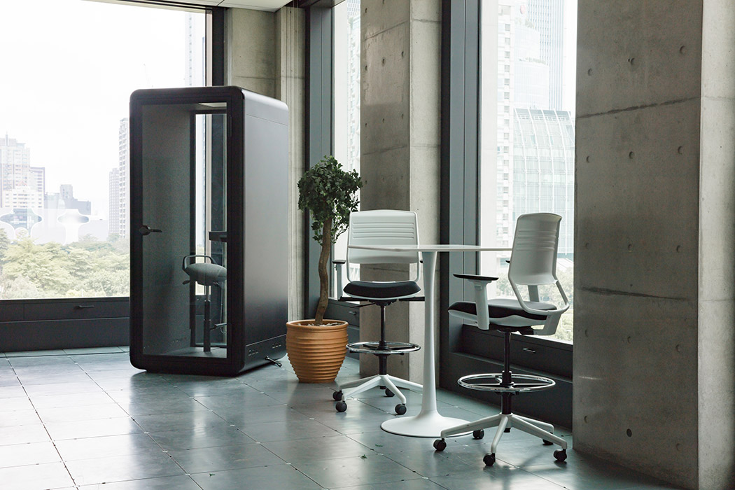 Kolo Solo office phone booth.