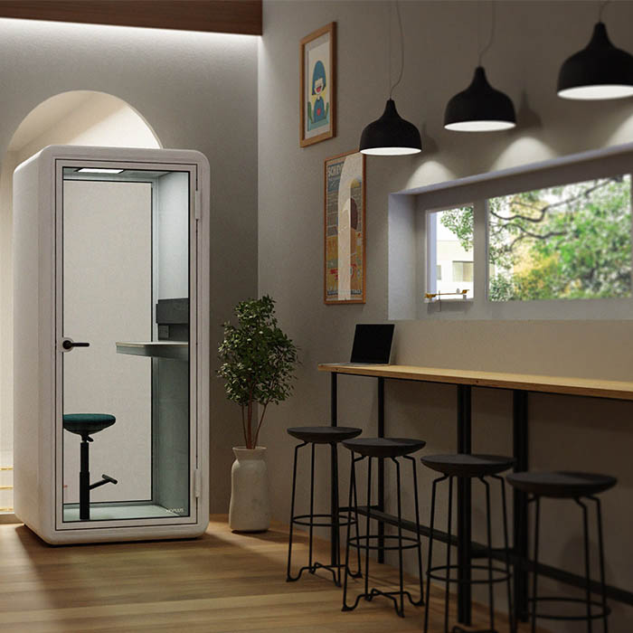 Kolo Solo pod for private calls.