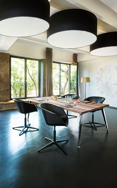 Mastermind table with thick wood top 