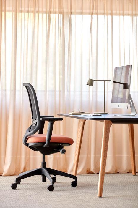 Niko desk with oak legs. 