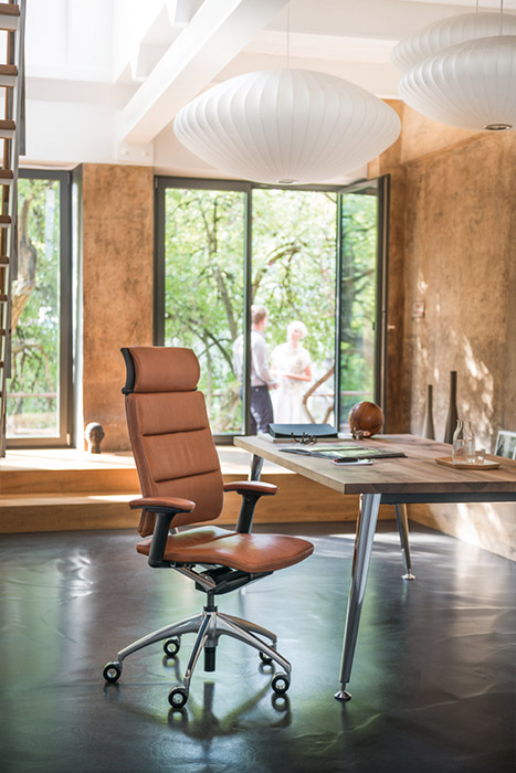 Open Up executive office chair with headrest