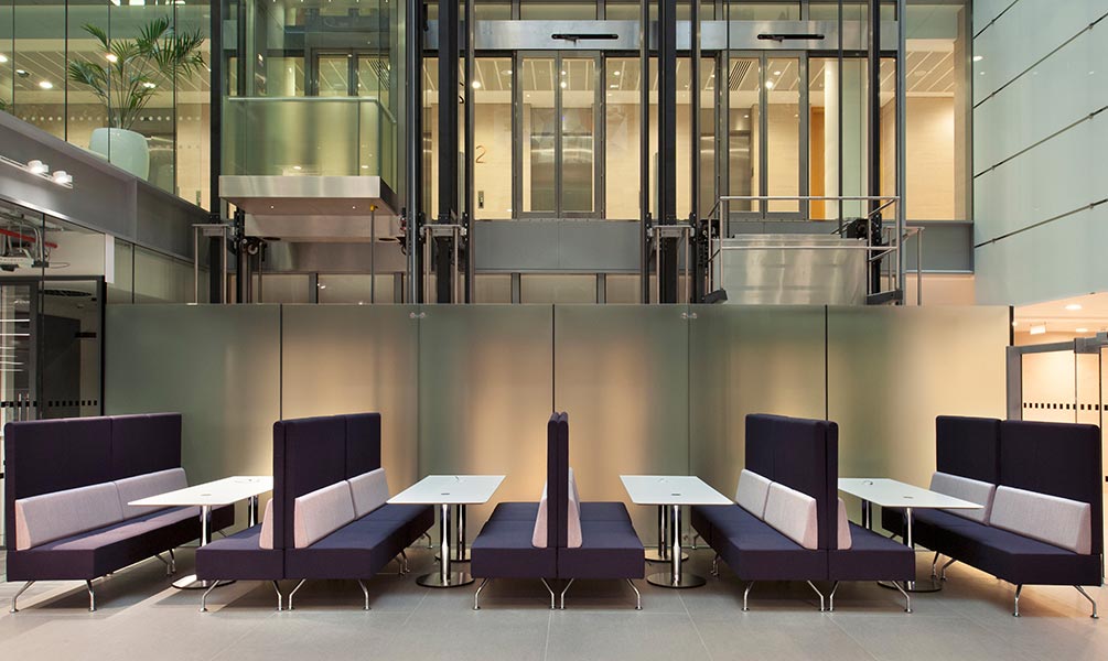 Perimeter banquette in row