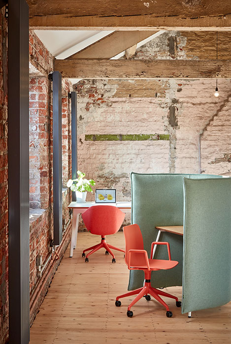 Polly multipurpose chair