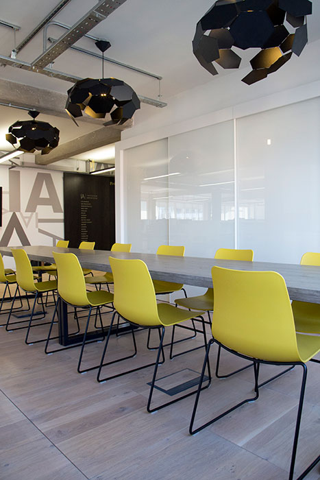 Polly sled base chair