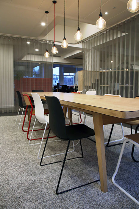 Polly sled base chair