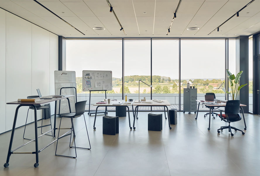 Se Lab meeting tables