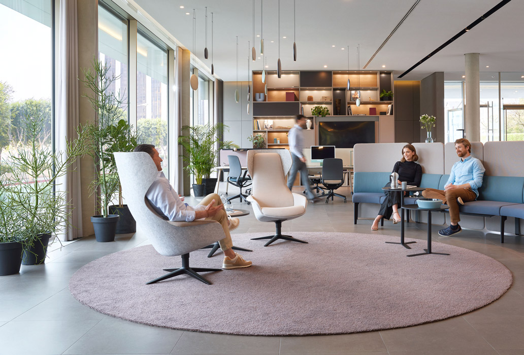 SE:Lounge chair in breakout space