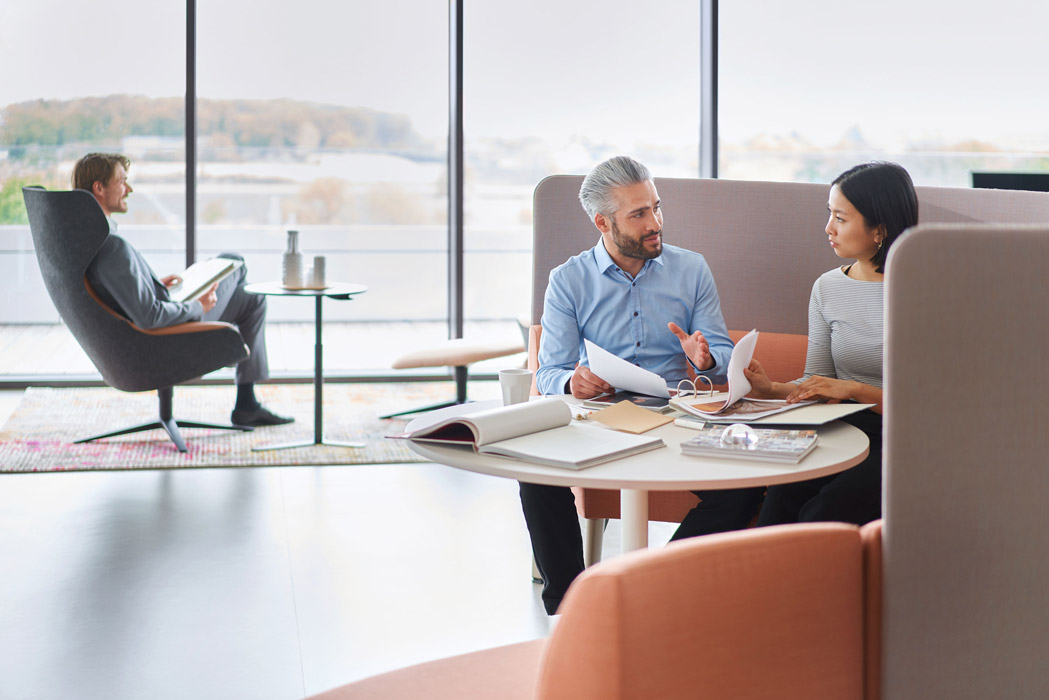 SE:Lounge chair for relaxing