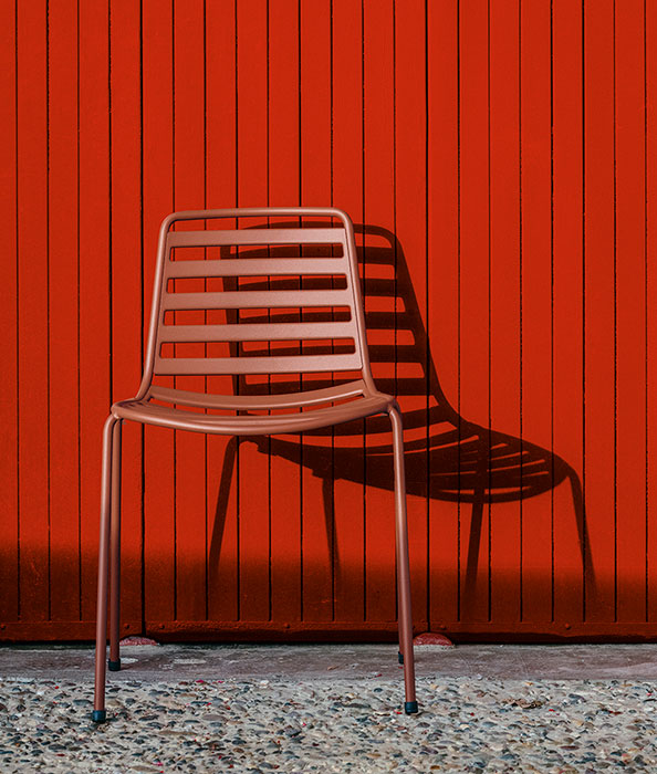 Street chair in red