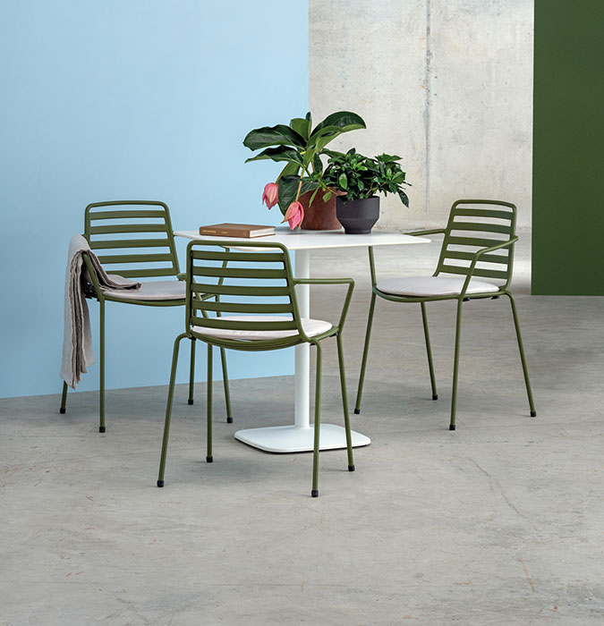 Street chair in green