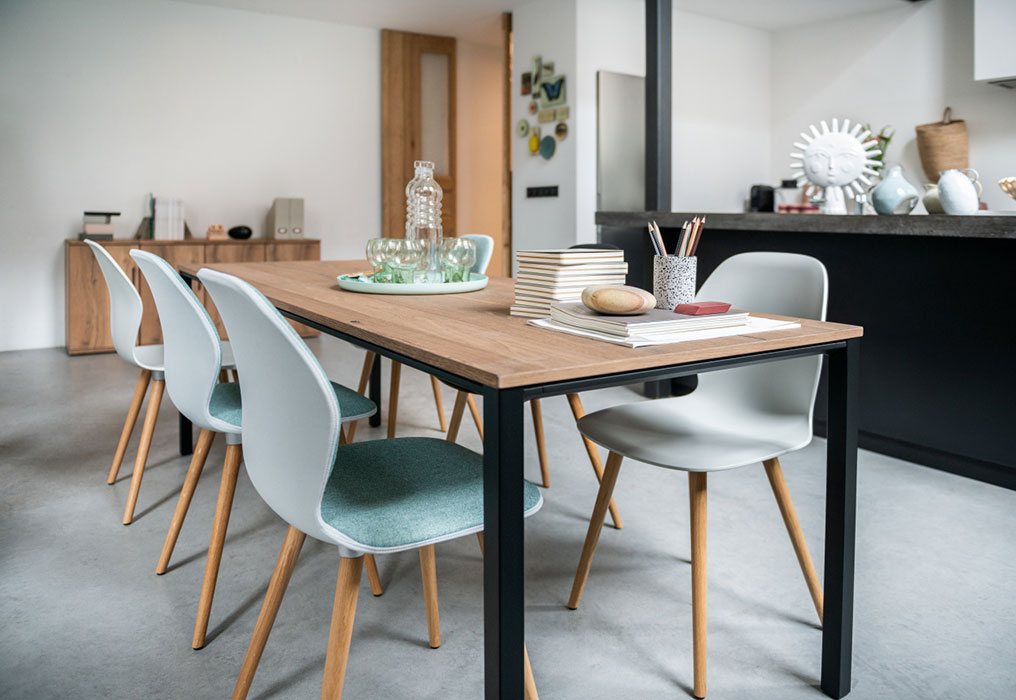 Temptation Four meeting table