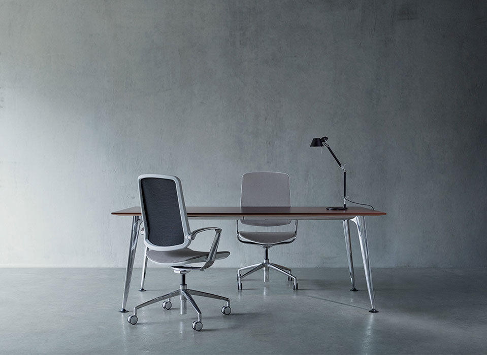 Trinetic chair at desk