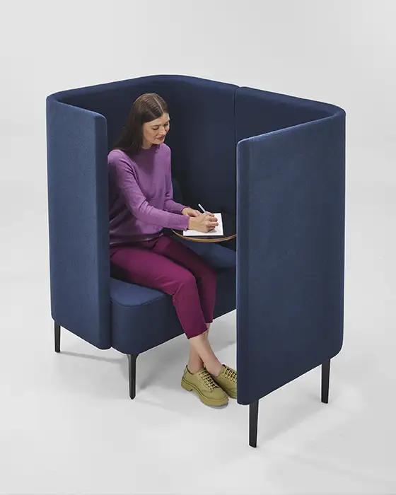 Pullman pod chair