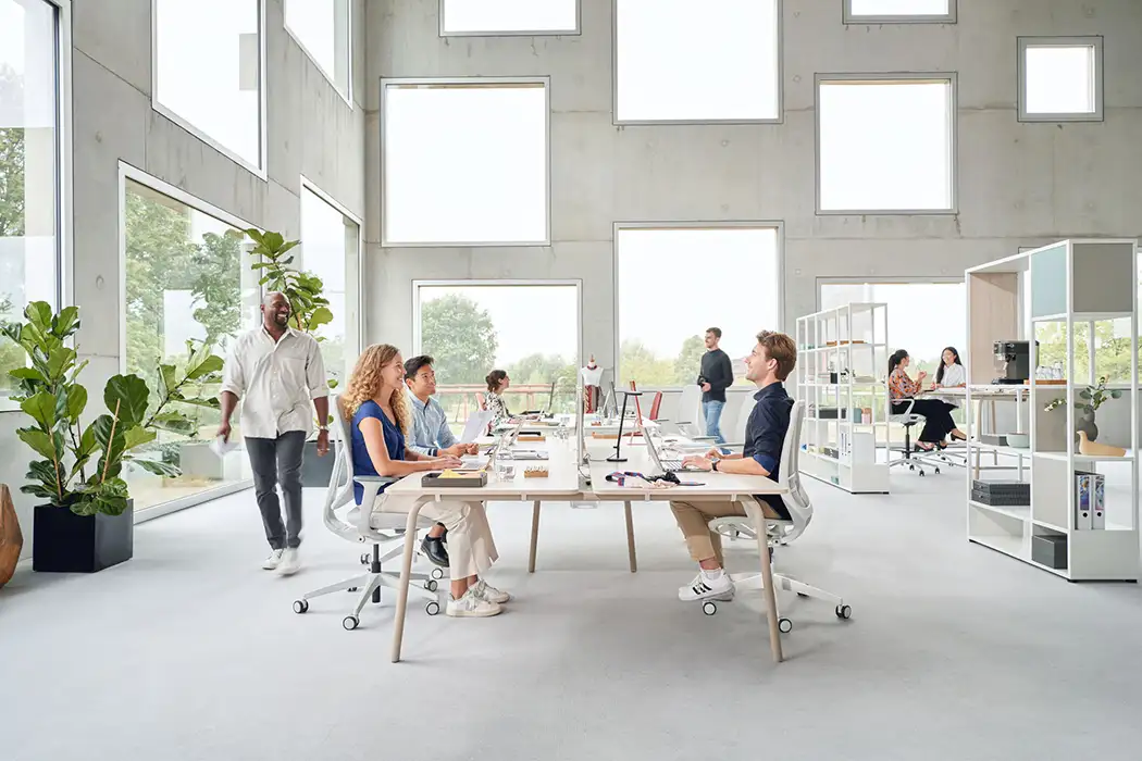 se Air swivel office chair at bench desk