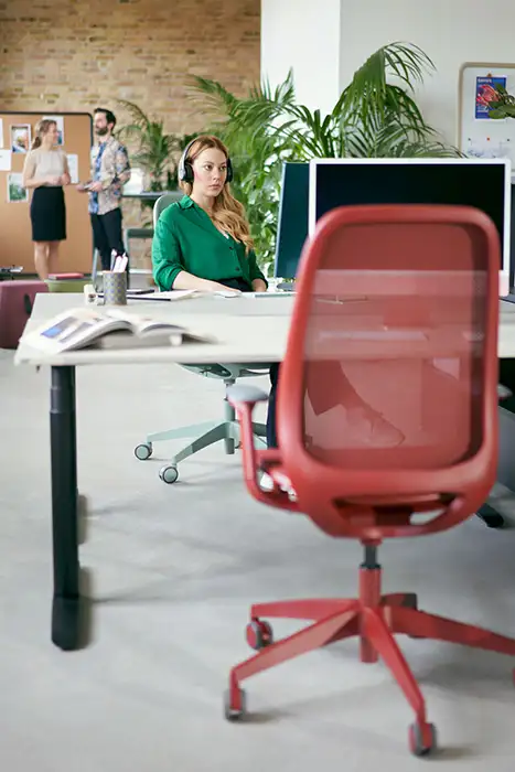 se Air swivel office chair in red