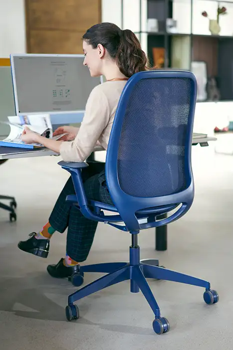 se Air swivel office chair in blue 