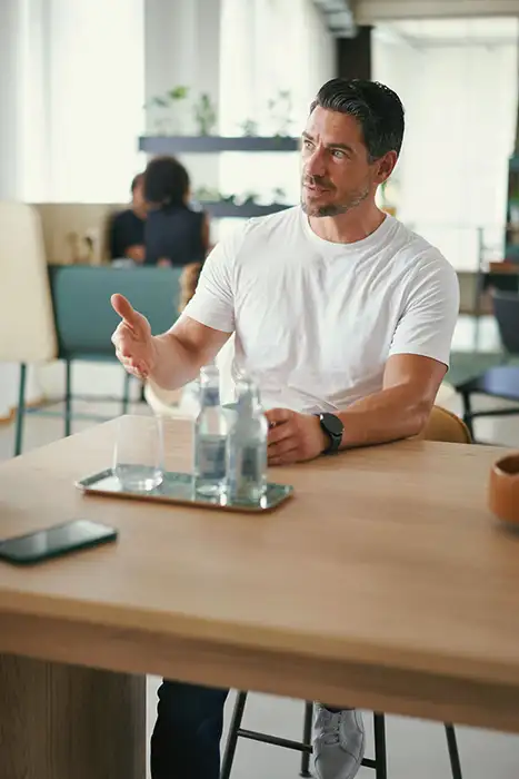 se Cafe bar office kitchen and island