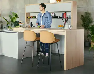 se cafe soft chairs around a coffee table