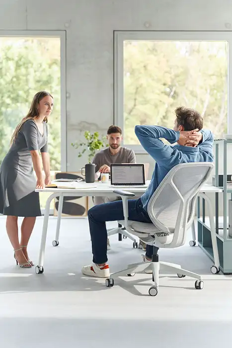 Desk end meeting table on castors