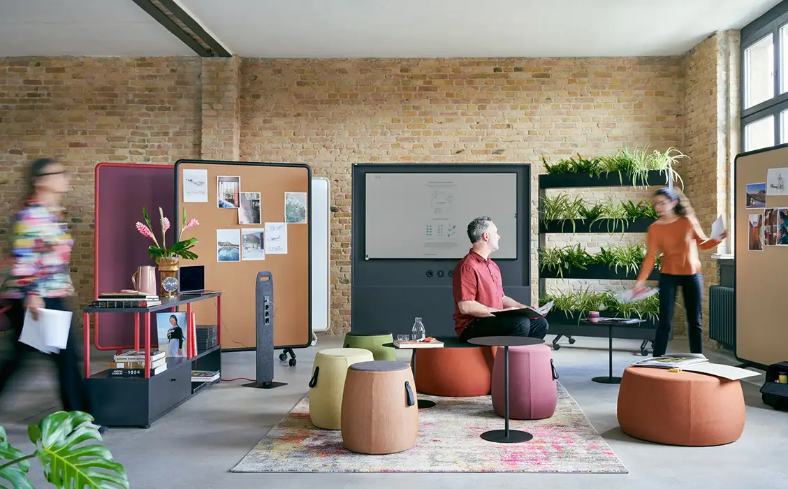 Mobile monitor trolley wall for office