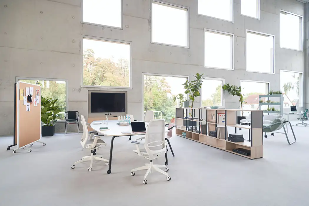 Mobile monitor trolley wall for office